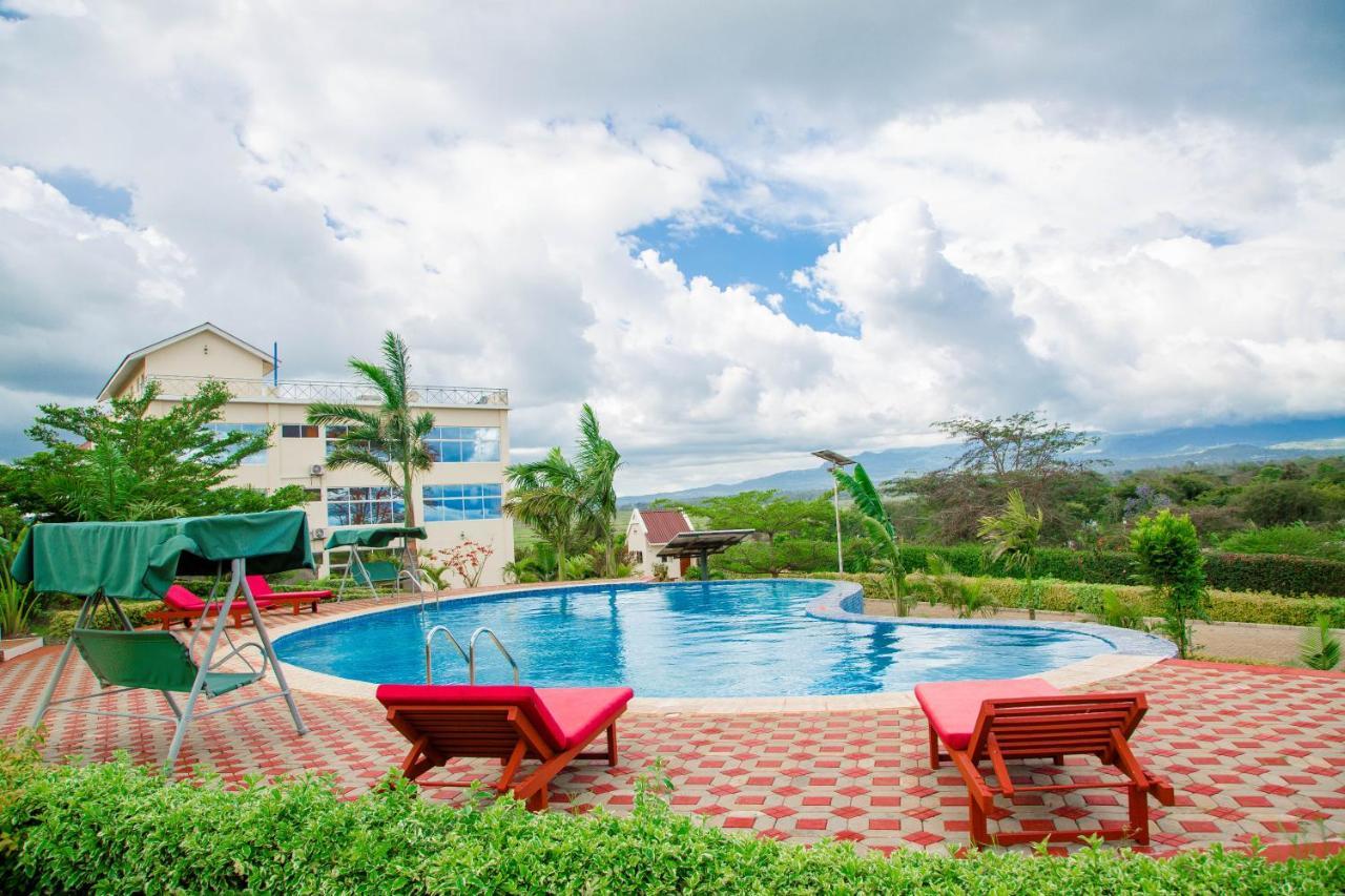 A1 Hotel And Resort アルーシャ エクステリア 写真