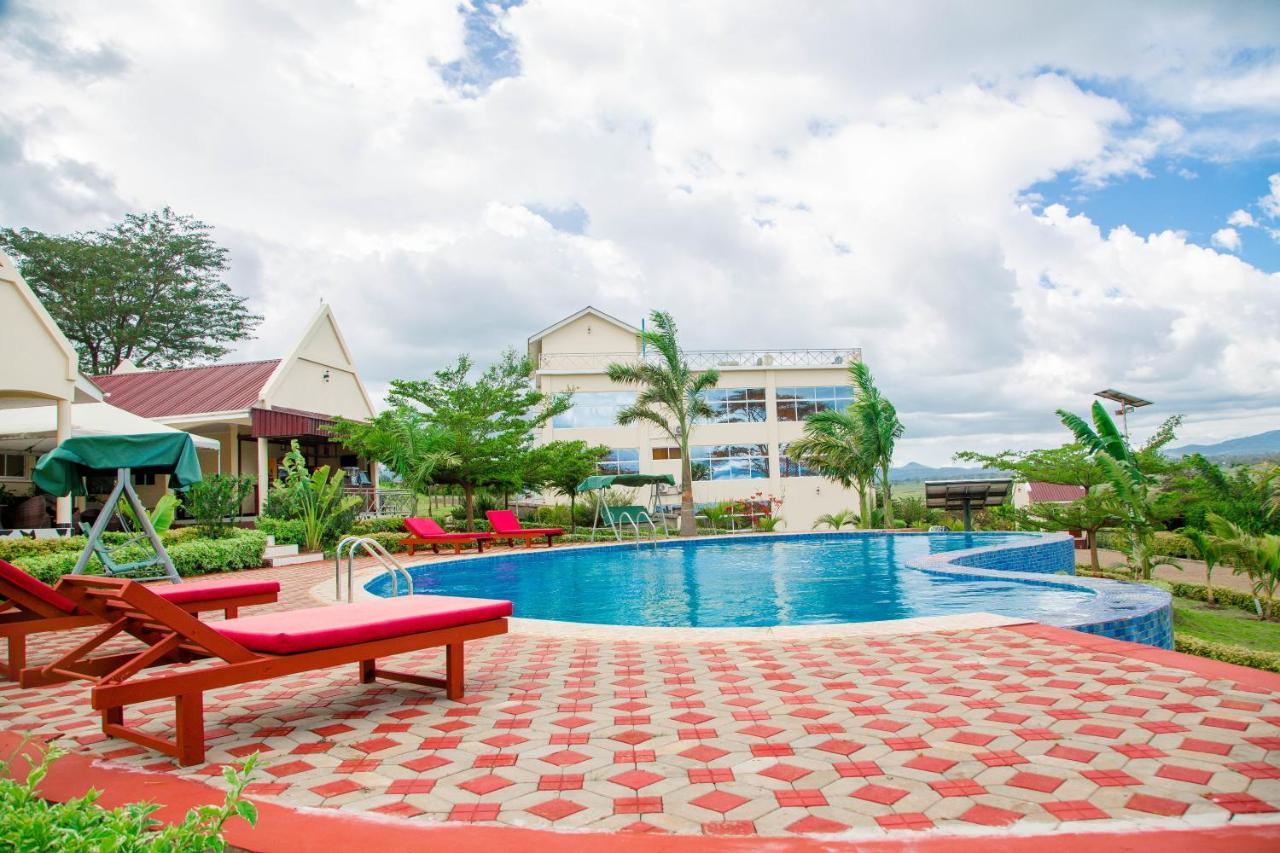 A1 Hotel And Resort アルーシャ エクステリア 写真